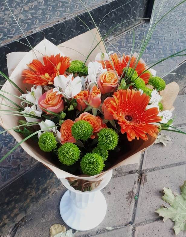 Букет цветов из: Герберы, Хризантемы, Альстромерии и Розы в Элисте