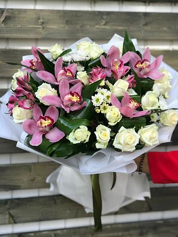 Букет цветов из: Розы и Хризантемы в Элисте