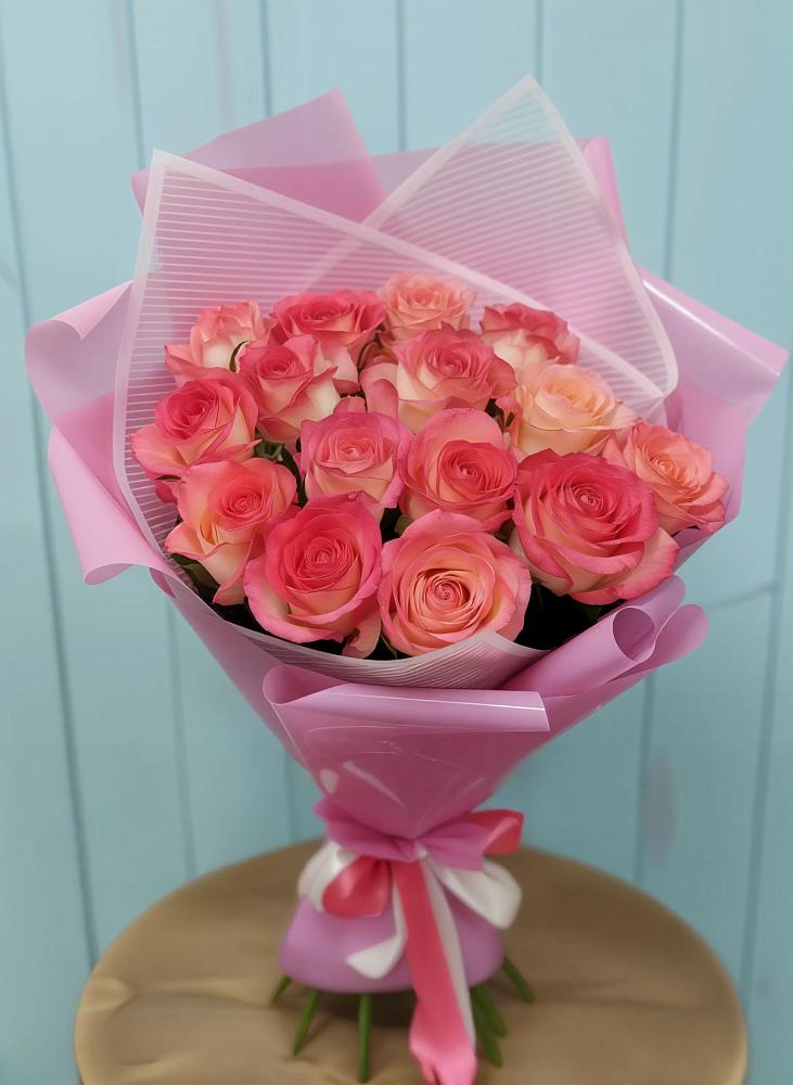 Букет 15 Розовых роз Равель в Элисте