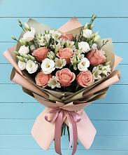 Букет цветов из:  Розы, Альстромерии и Лизиантусы в Элисте