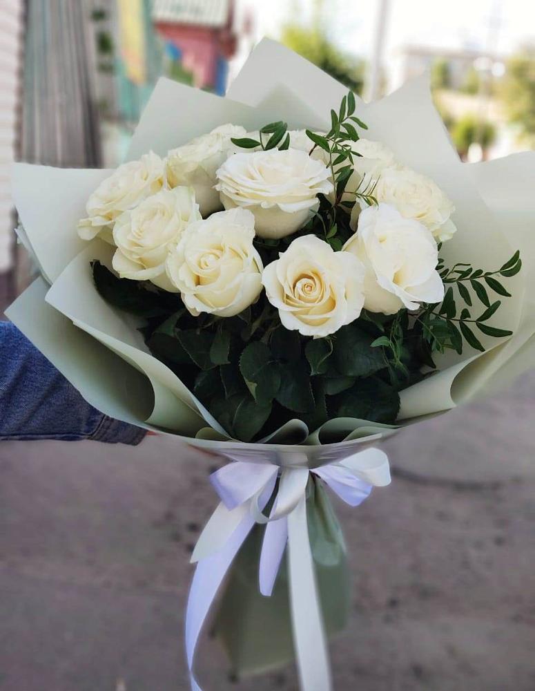 Букет Белые розы Проуд в Элисте
