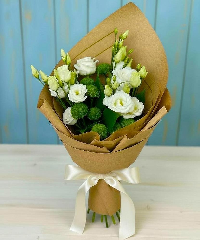 Букет цветов из: Хризантемы и Лизиантусы в Элисте