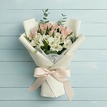 Букет цветов из:  Альстромерии в Элисте