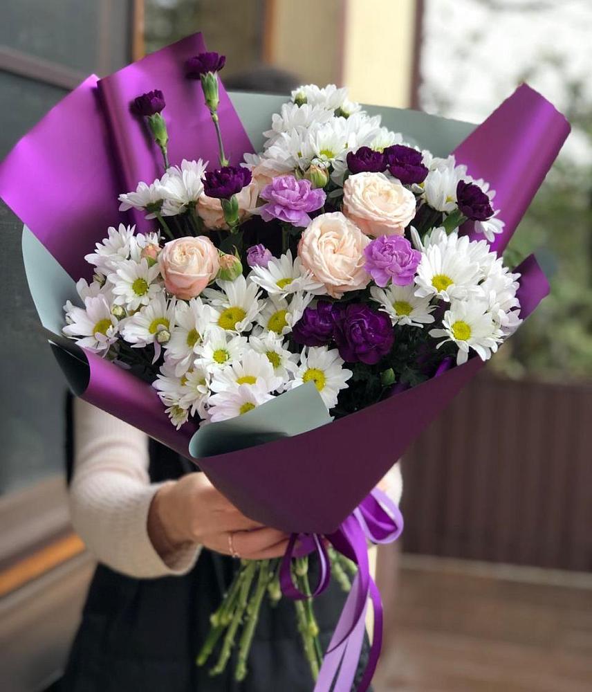 Букет цветов из: Хризантемы, Гвоздики и Розы в Элисте