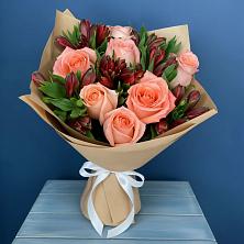 Букет цветов из:  Розы и Альстромерии в Элисте