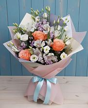 Букет цветов из:  Лизиантусы, Розы, Альстромерии и Гипсофила в Элисте