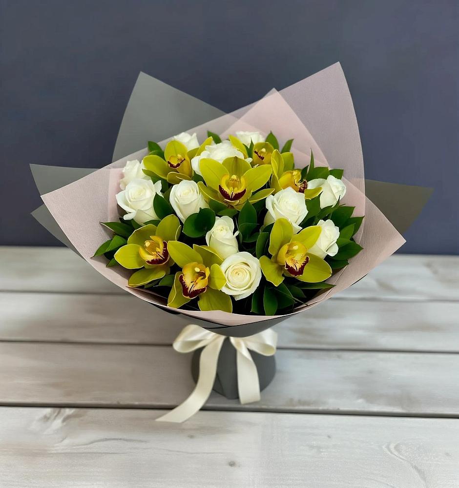 Букет цветов из: Орхидеи и Розы в Элисте