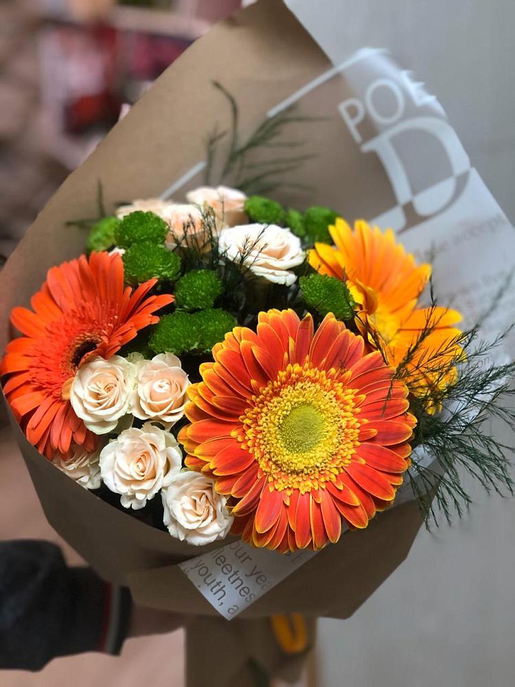 Букет цветов из: Герберы, Хризантемы и Розы в Элисте
