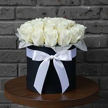 Цветочная композиция из Розы в шляпной коробке #REPLACE_PRED# Элисте