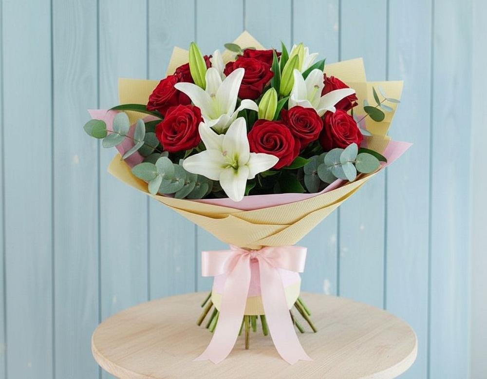 Букет цветов из: Лилии и Розы в Элисте