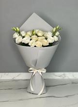 Букет цветов из:  Розы и Лизиантусы в Элисте